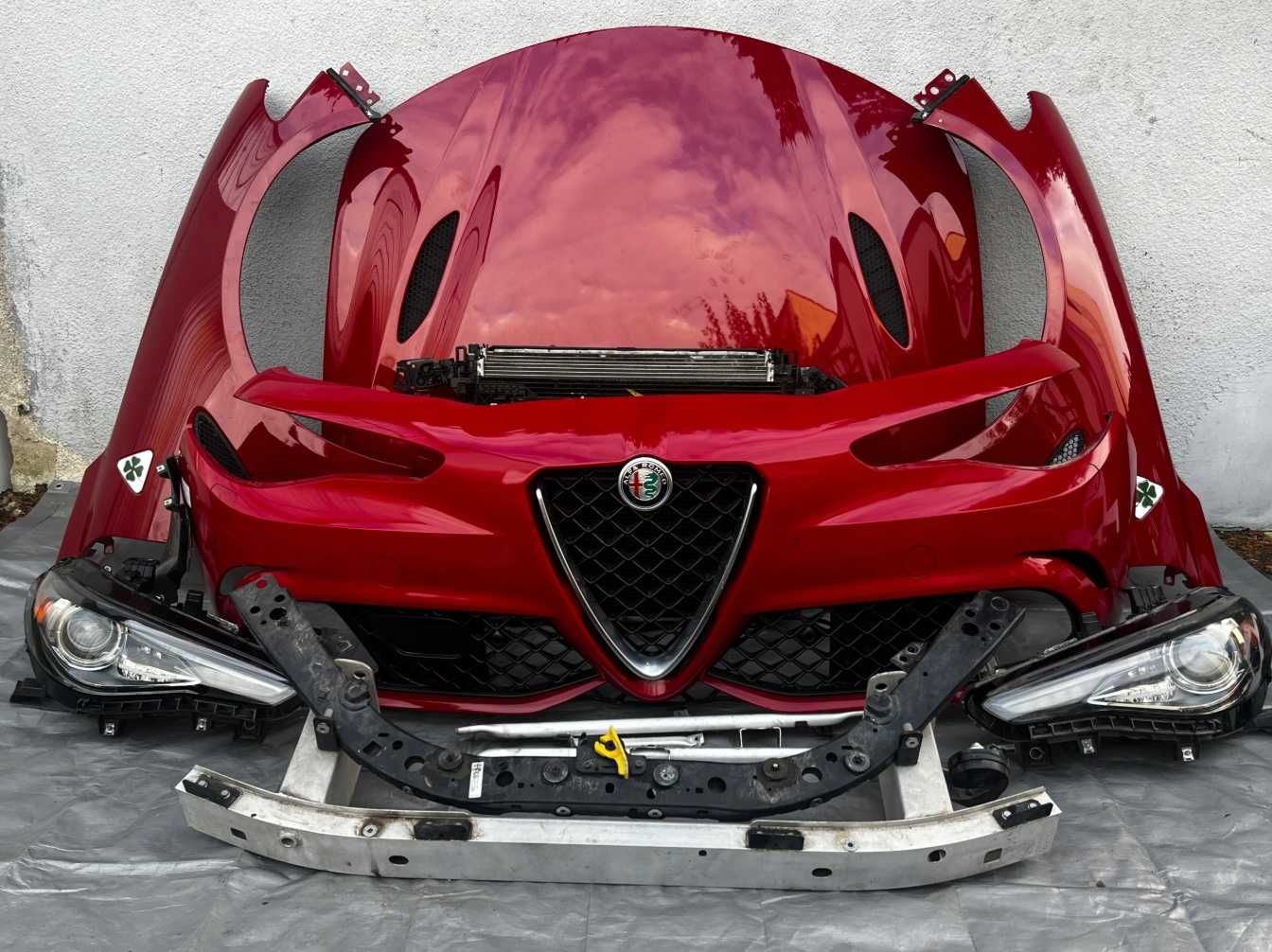 Alfa Romeo Giulia Бампер передний комплектный б/у оригинал.