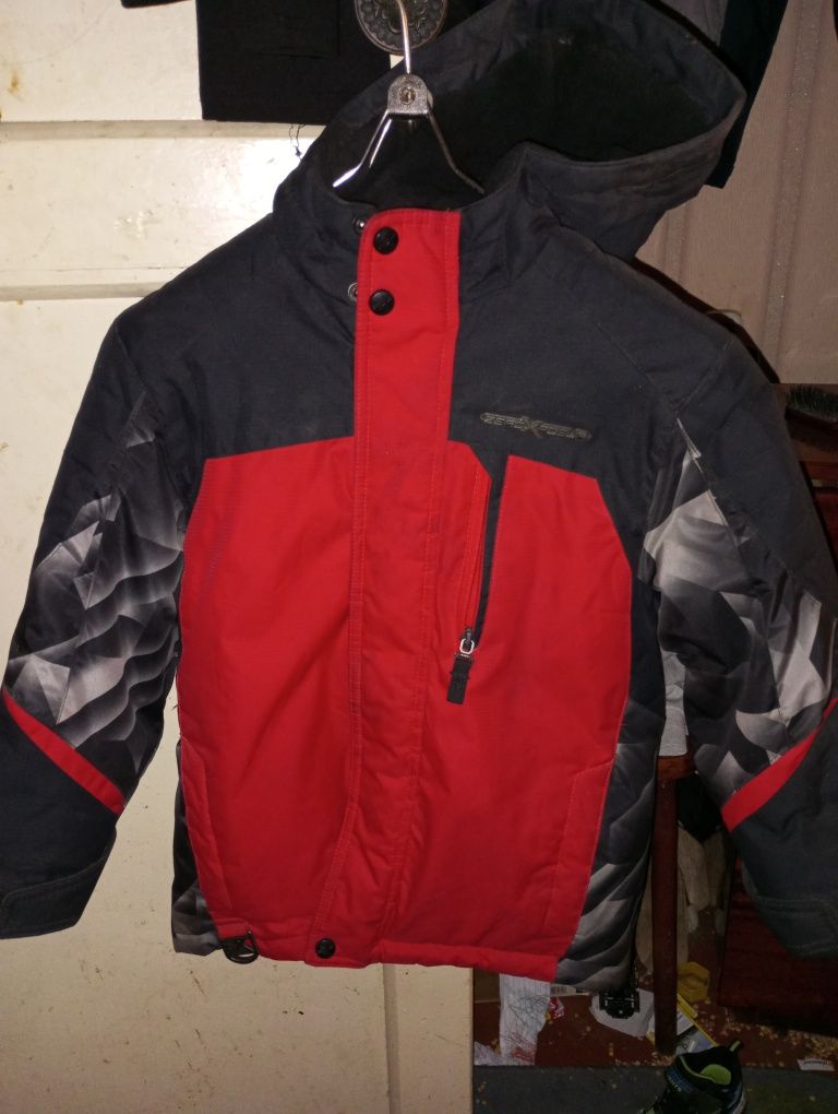 СКИДКА! Лыжная куртка 6-7 лет в отличном состоянии из США