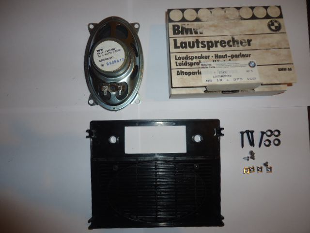 bmw 1602 / 2002 radio consola e colunas trás