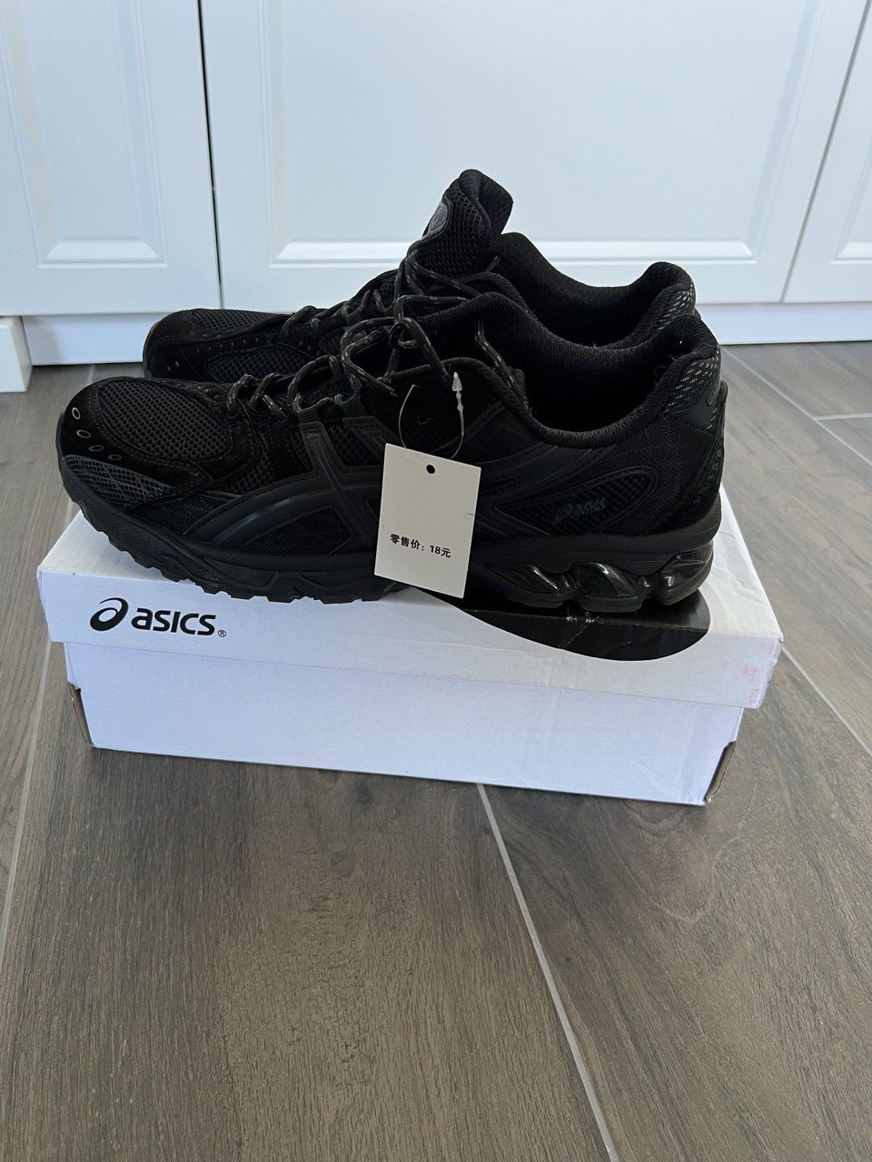 Продам Чорні Кросівки Asics Gel-Nimbus 10 розмір 45