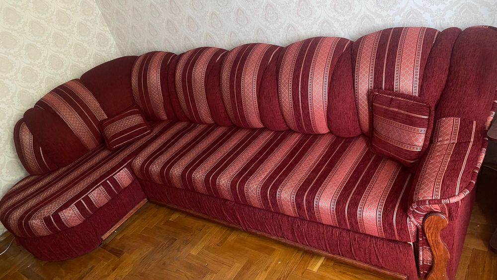 Куток у вітальню