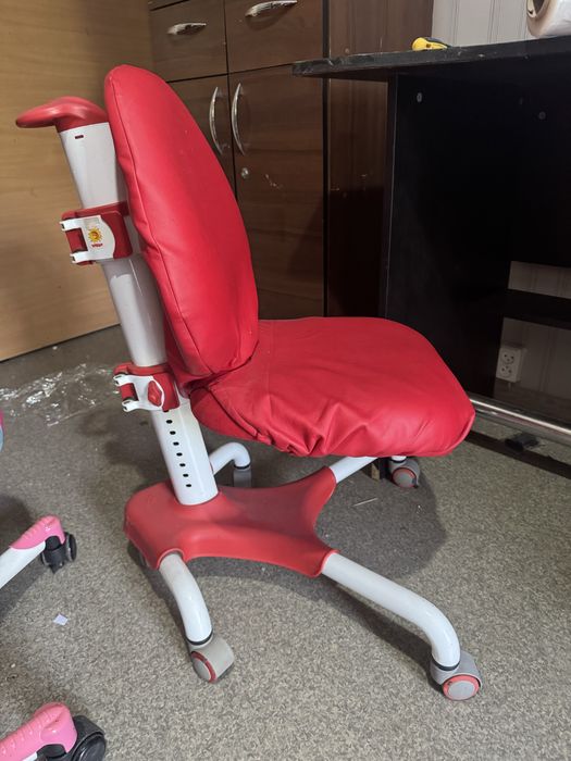 Стільці Mealux та парти