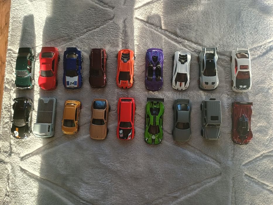 Autka hot wheels-luzaki