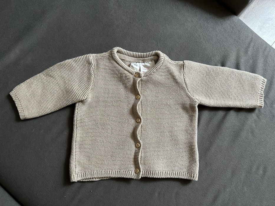 R. 62 Beżowy sweterek rozpinany H&M