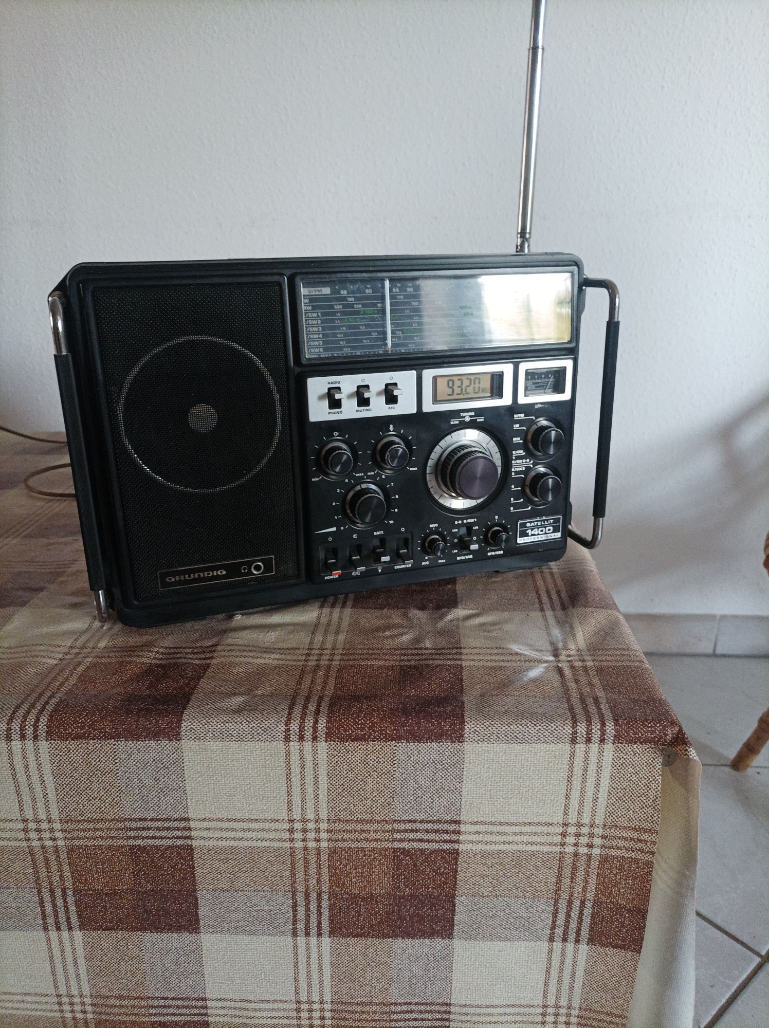 Zabytek! Grundig Satellit 1400 Professional