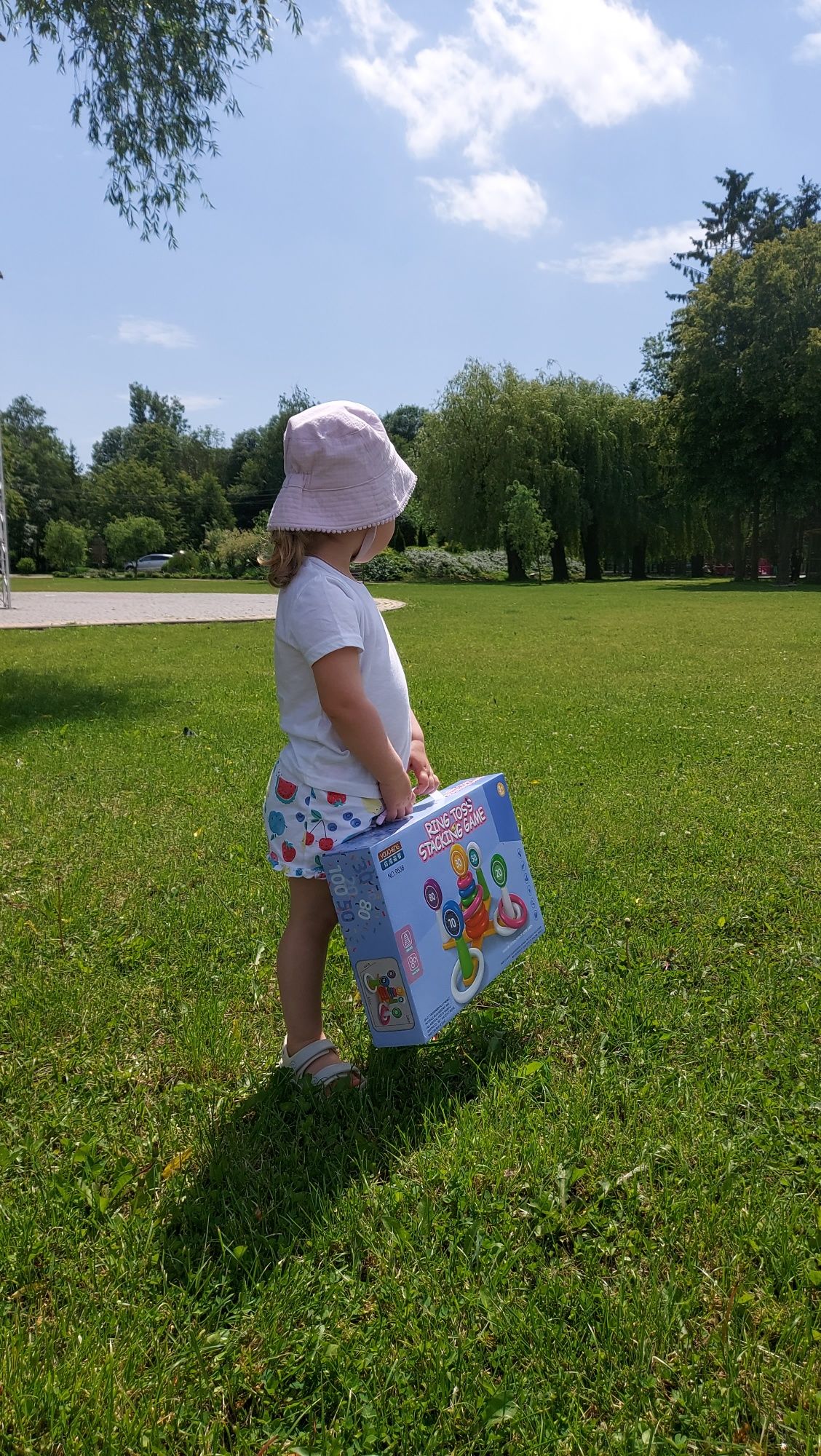 Гра Кільцекид + пірамідка