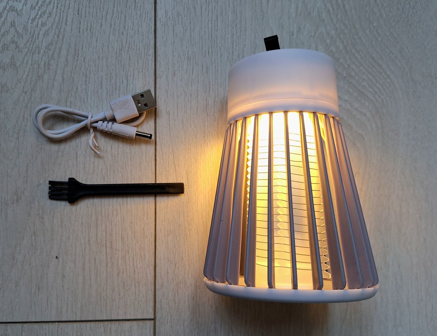 Lampa UV owadobójcza na Komary Muchy Owady 4 szt