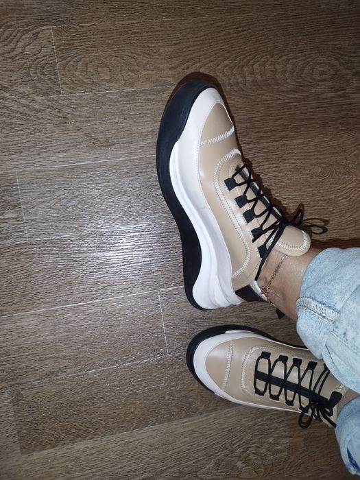 Кожаные кроссовки 36-37