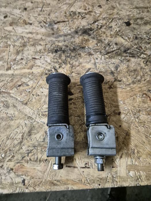 Podnózki pasażera  mz etz 150