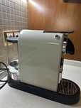 кавова машина Nespresso Delonghi
