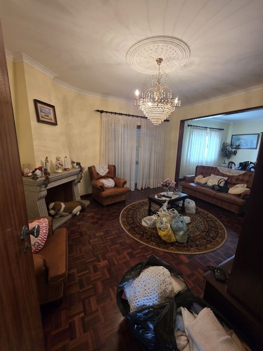 Moradia V3 com terreno e vista para a Serra do Açor – Senhor das Almas