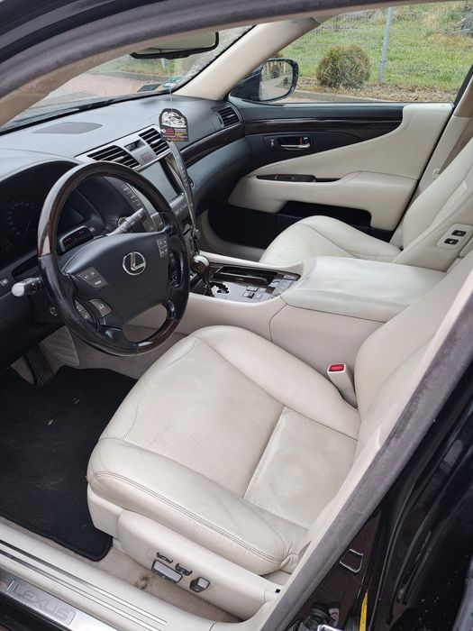 Lexus LS600HL 4x4 5.0V8 Hybryda