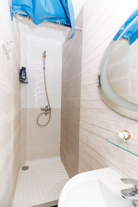 Продам будинок в осокорках по Садовій 96