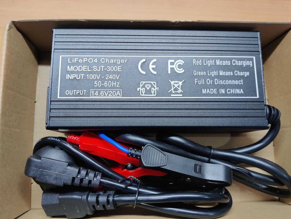 Зарядное устройство VariCore 14,6В 10А/20А и для 12В АКБ