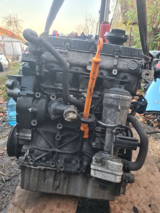 Мотор двигун двигатель vw passt  golf touran caddy skoda audi 1.9 BJB