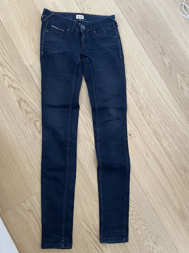 Granatowe jeansy, Tommy Hilfiger Denim 26/34