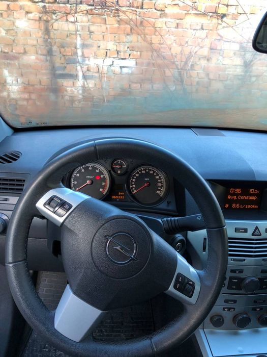 Opel Astra 1.6 2013рік 69тис оригінального пробігу