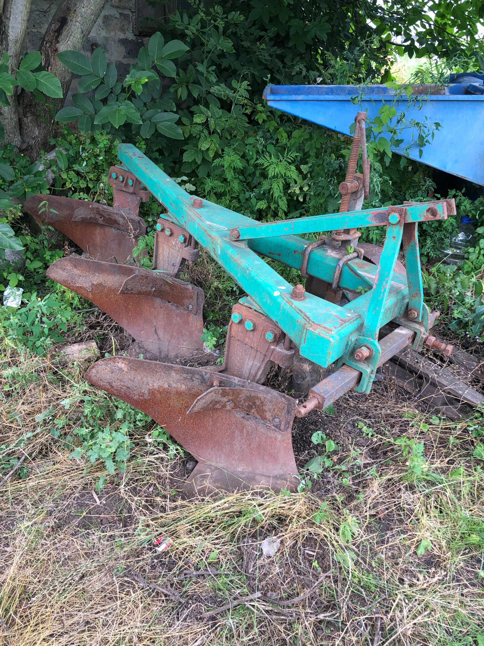 Продам плуг плн 3-35