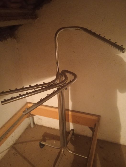 Expositor suporte de roupas