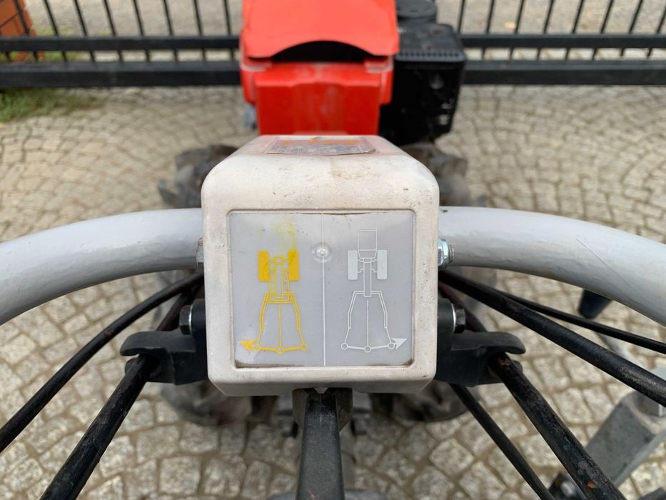 Traktorek jednoosiowy Mikrociągnik Zamiatarka Kohler Emak 10 KM Nośnik