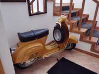 Aluguer de vespa 50s