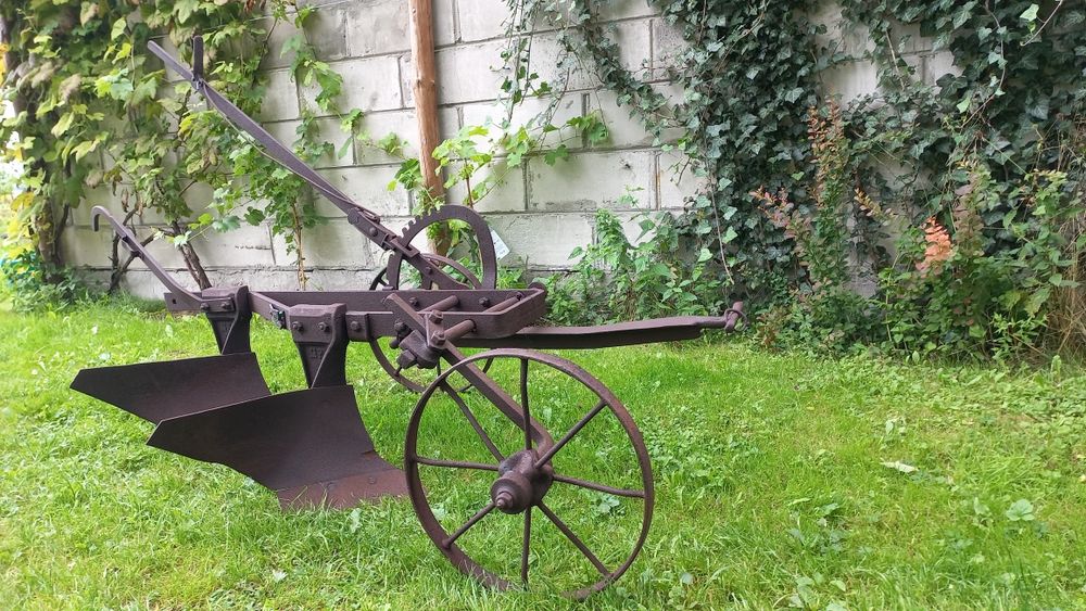 Przedwojenny zabytkowy pług konny Bracia Prankel Strzelce Opolskie