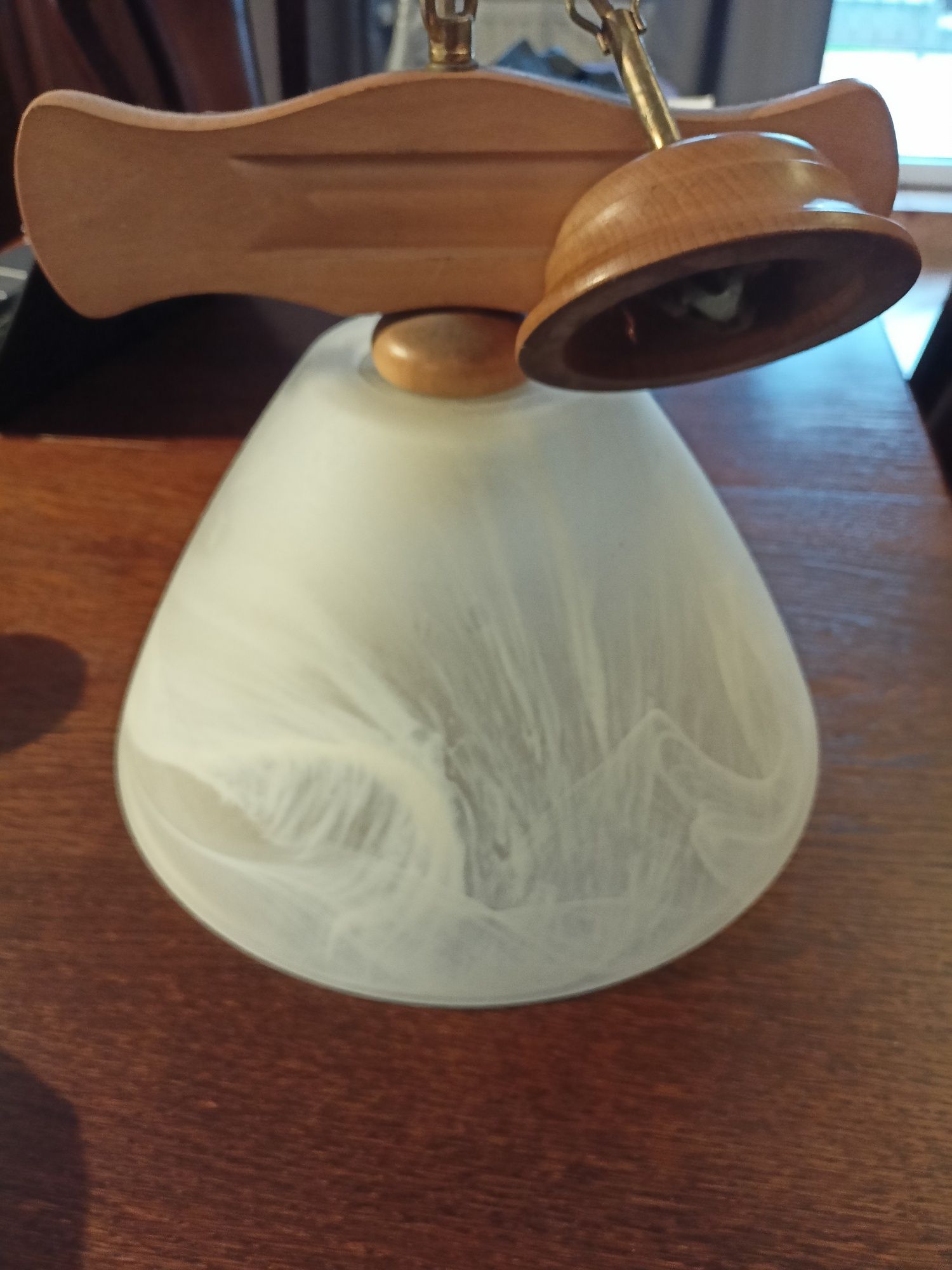 Lampa kuchenna mleczny klosz, drewno, żyrandol, wisząca lampa