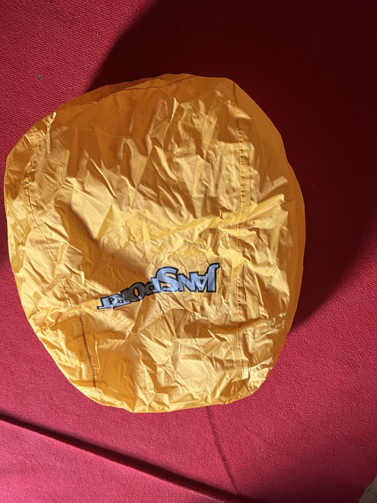 JanSport plecak z pokrowcem