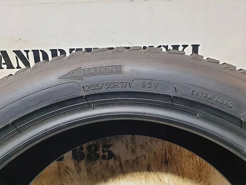 Michelin Alpin 5/205/50/17/7,4mm (1330)