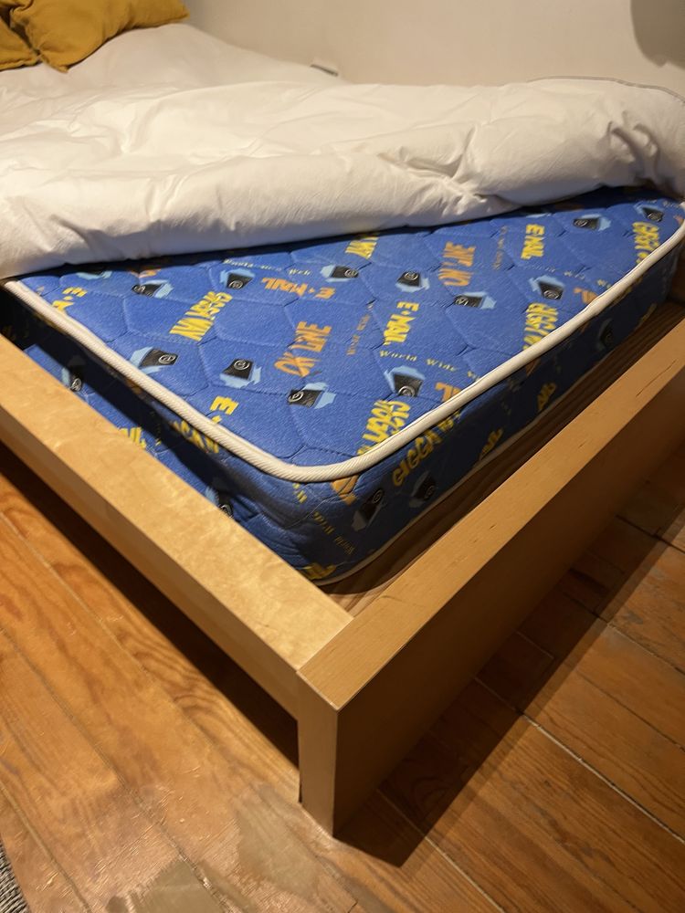 Cama IKEA - Malm -estrado e colchao  - otimo estado