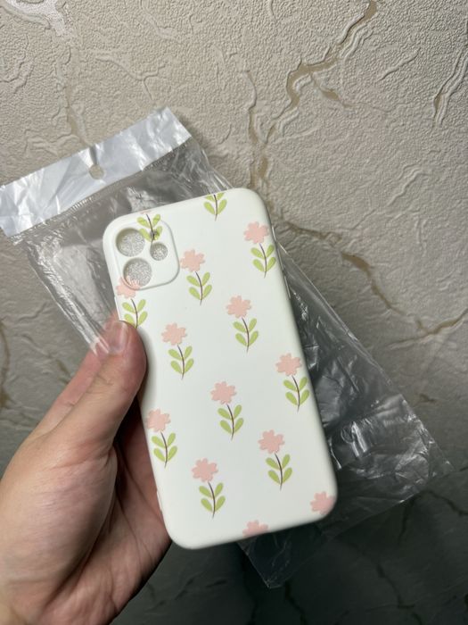 Новий чохол на айфон 11 білий з квітами