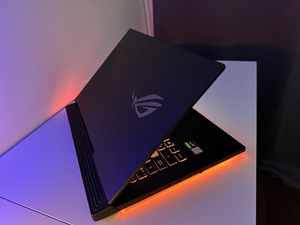 Мощный Asus Rog STRIX Игровой
