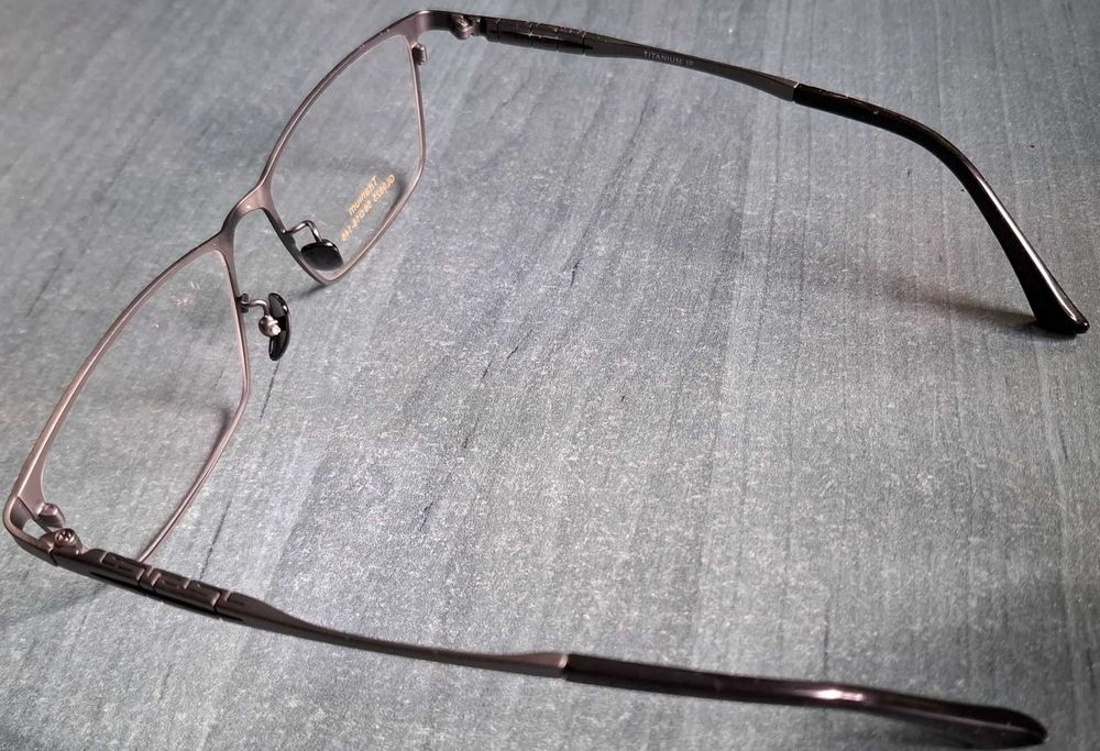 Oprawki tytanowe leciutkie, nie używane