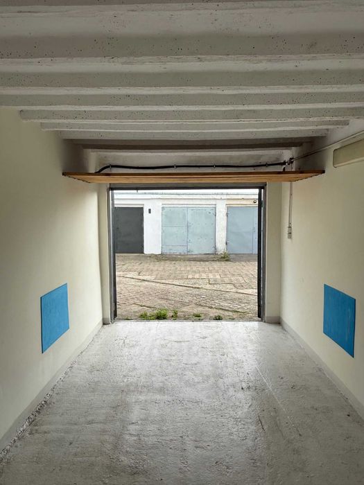 Garaż murowany 18,5 m2, instalacja elektryczna, zamknięty kompleks.