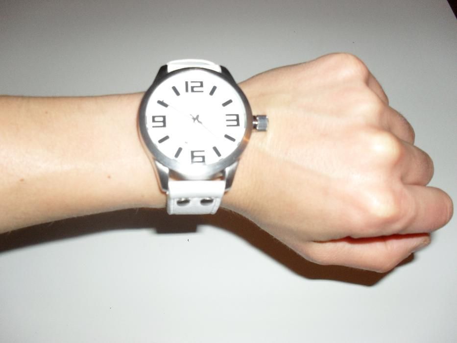 Relógio NOVO Branco OOZOO