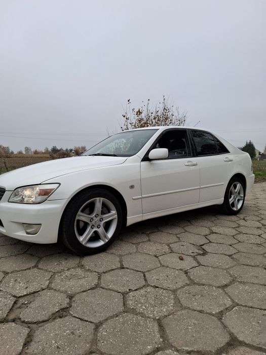 Lexus IS200 Biała perła