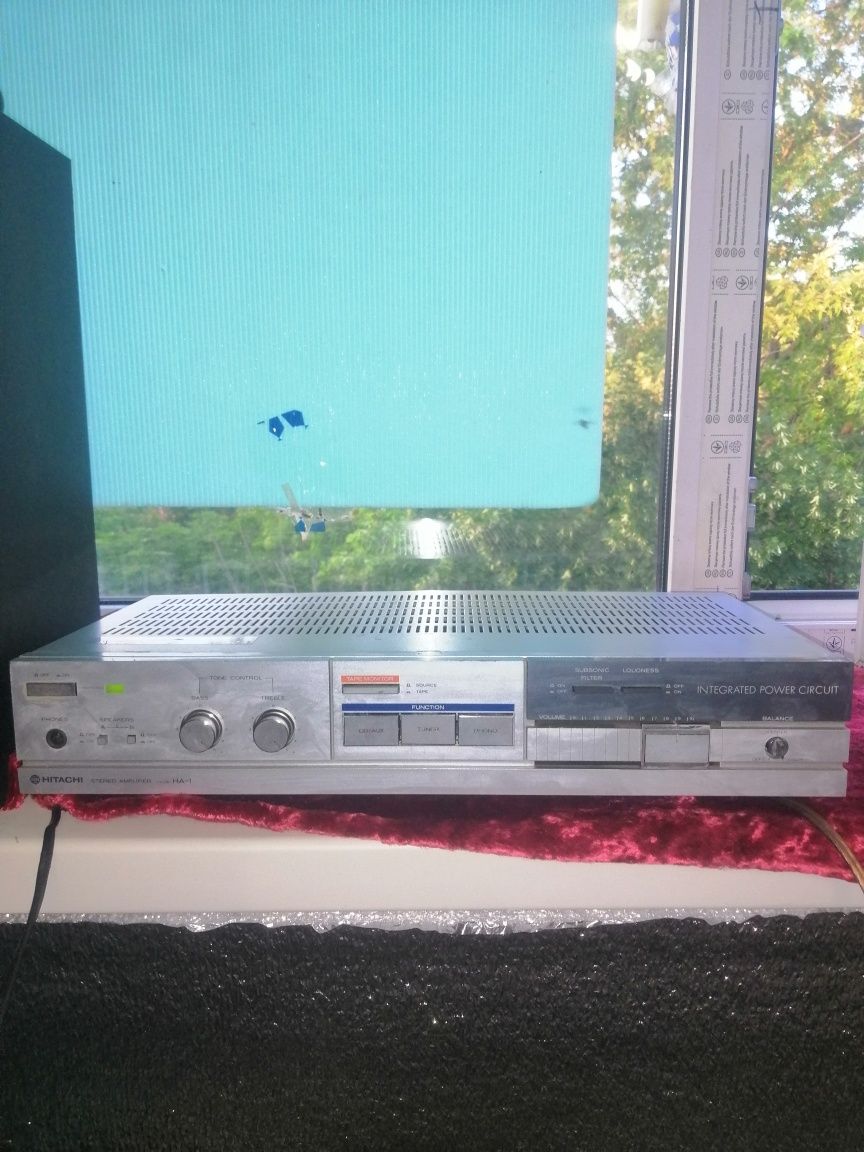 Hitachi stereo amplifier model H-1 н5