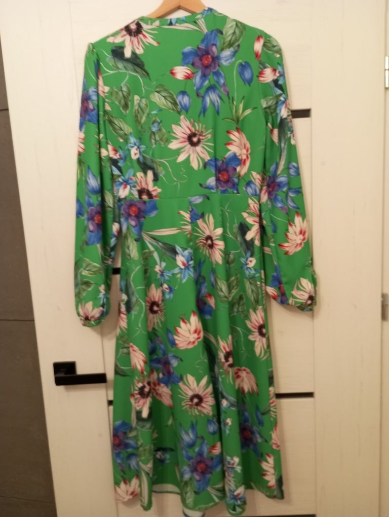 Sukienka w kwiaty