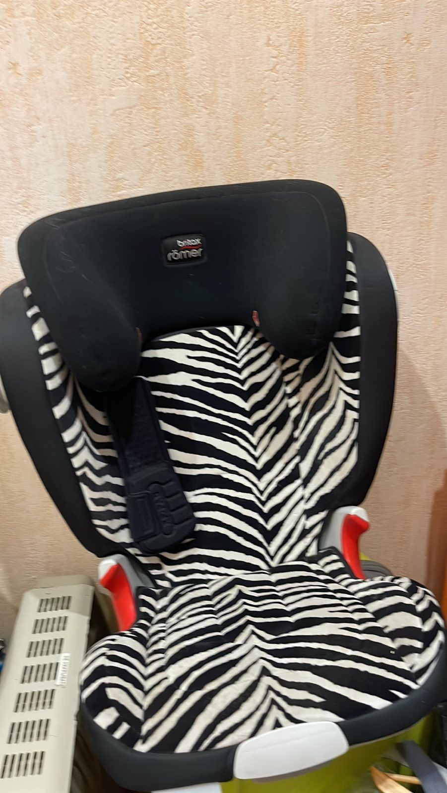 Автокресло Britax Roemer Kidfix SL Sict smart zebra highline