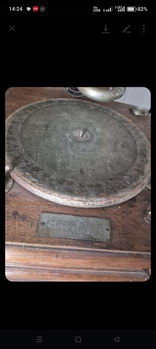 Gramofon retro "Germania" – sprawny mechanizm, do renowacji!