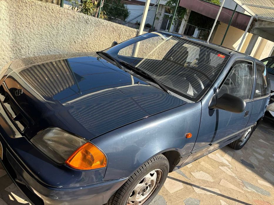Suzuki Swift com poucos km e em boas condições