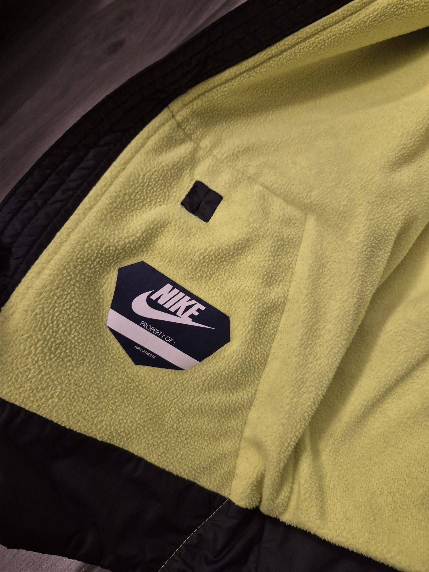 Весняна куртка Nike 8-10 років
