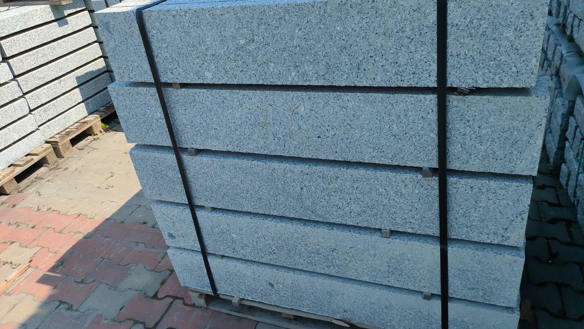Stopień granitowy czarny granit schody stopnie schodowe kostka obrzeża