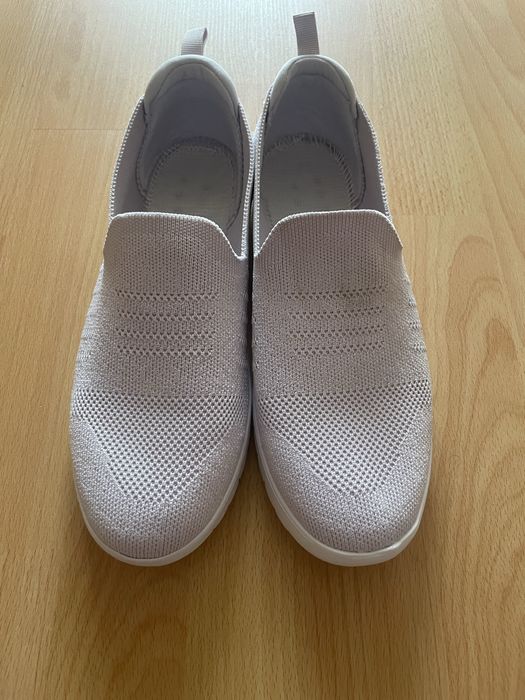 Продам жіноче взуття