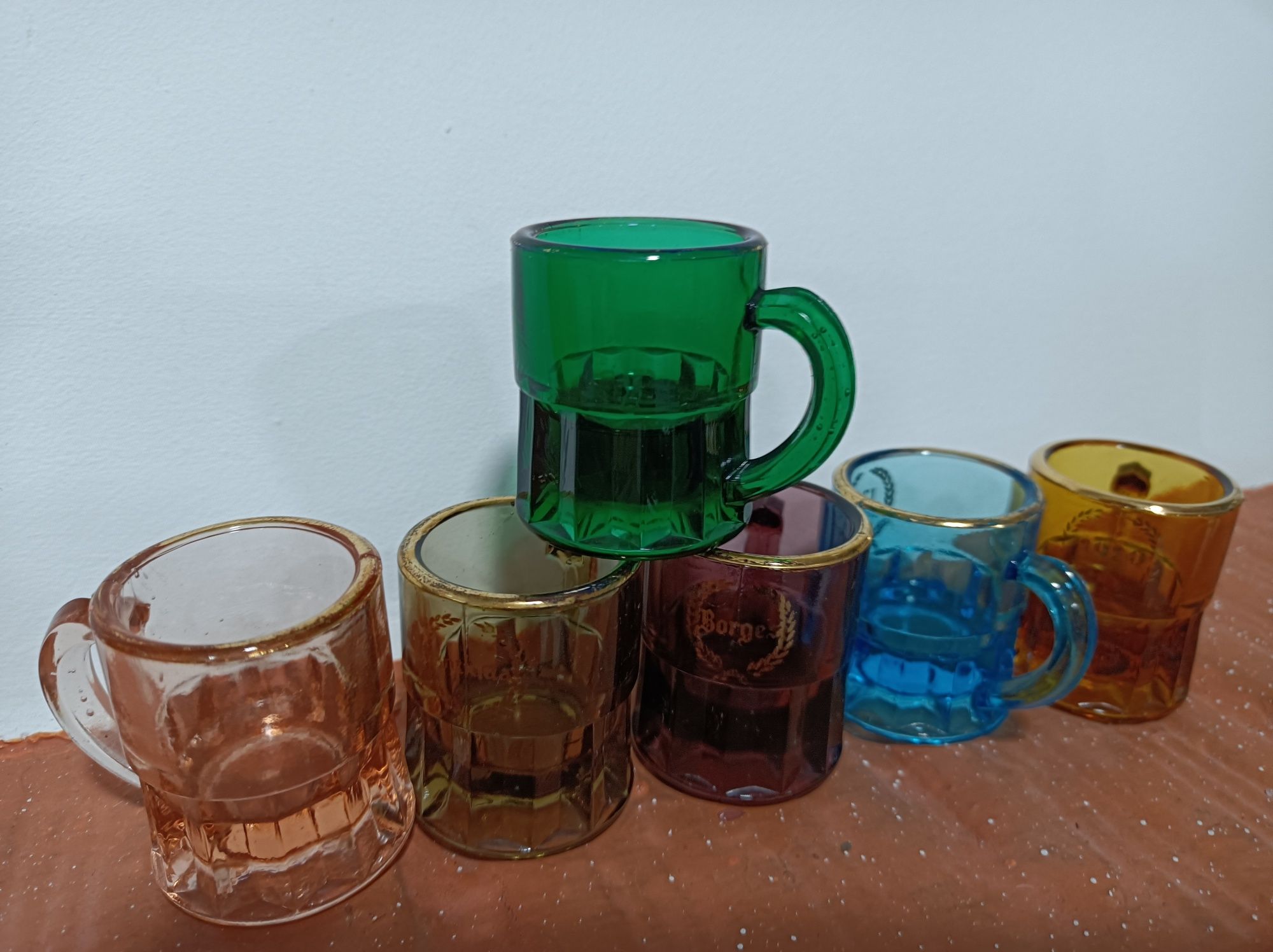 Conjunto de 6 canequinhas para Shots * Em vidro colorido * Artigo novo