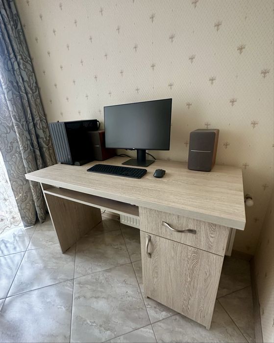 Компʼютерний (офісний) стіл