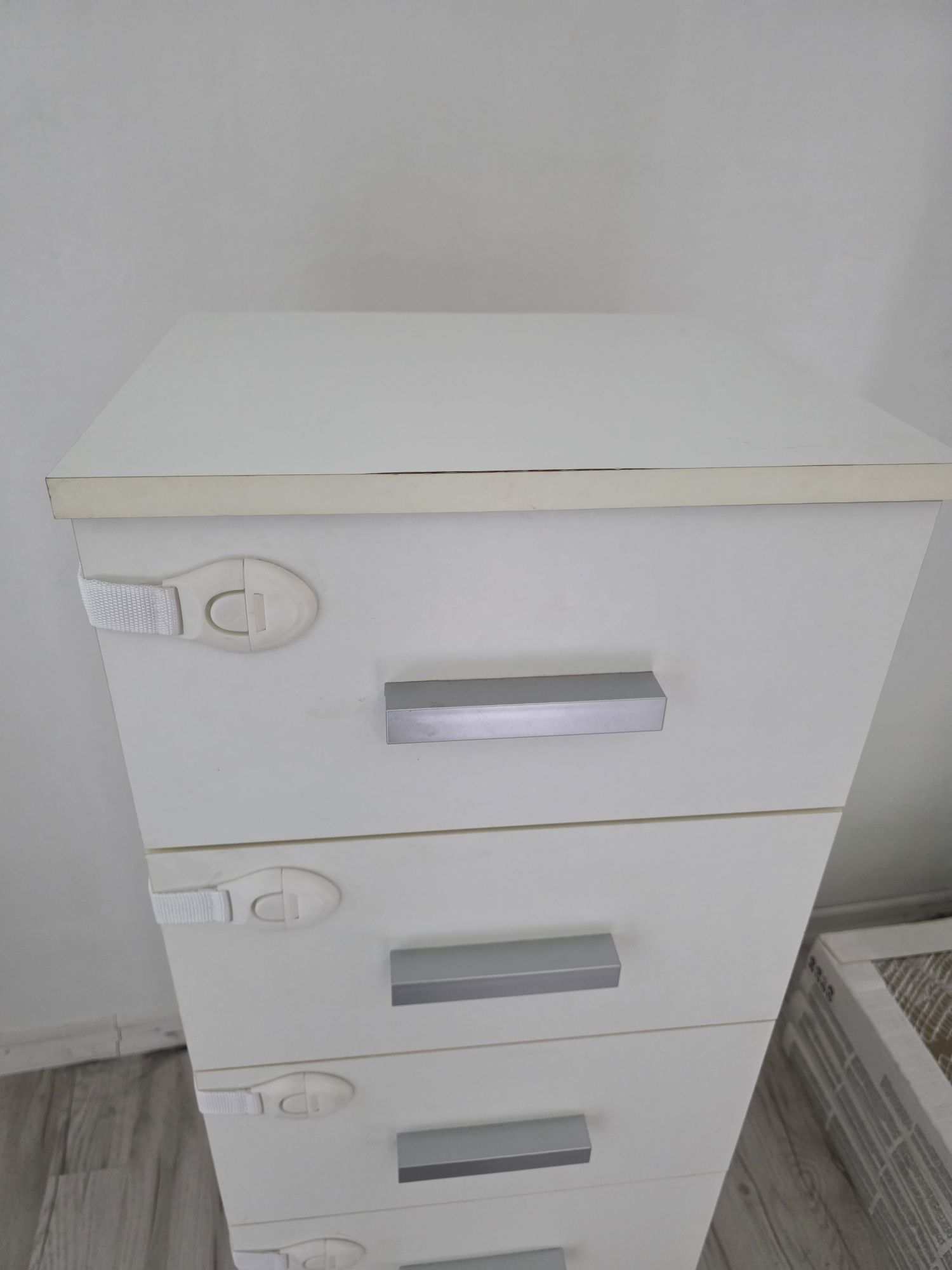 Komoda Jysk Tapdrup 5 szuflad wąska