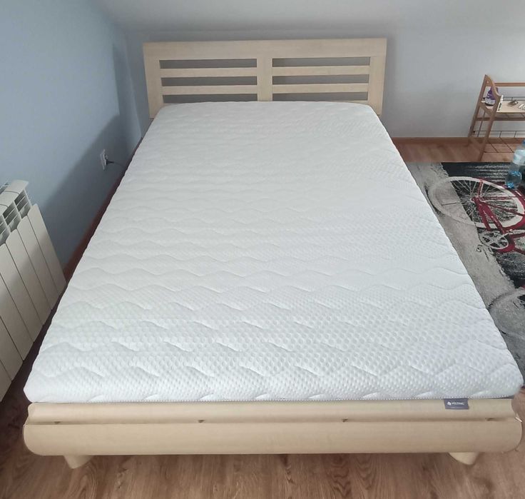 Materac kieszeniowy Hilding cha cha Italiano 140x200 stan bardzo dobry