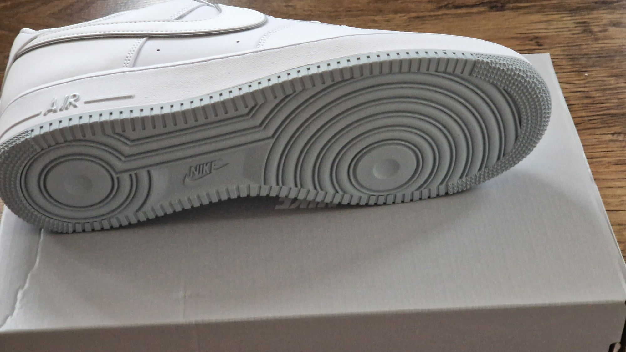 Nike Air Force1 47,5 białe z szarą podeszwą