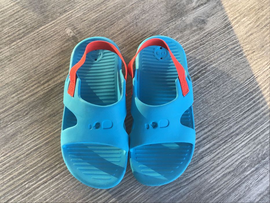 Klapki basenowe z gumką chłopięce Nabaiji 27/28-17/18 cm